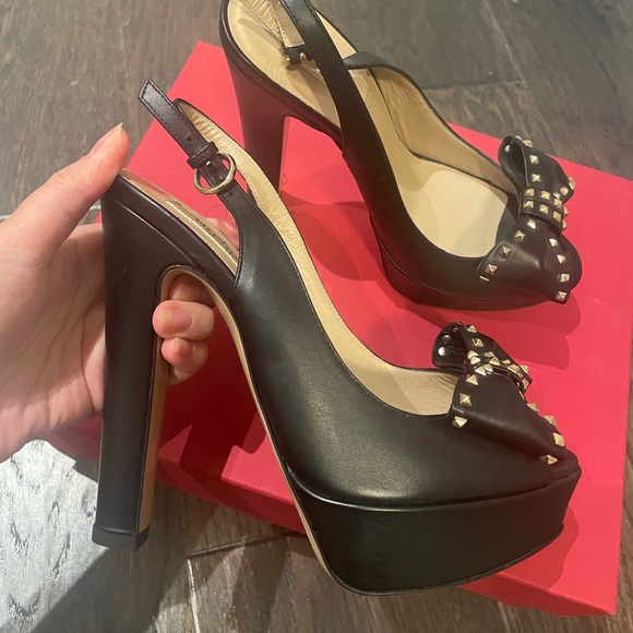 Valentino Black Leather Rockstud Bow Platform Slingback Sandals Size 7 woman - Picture 1 of 9